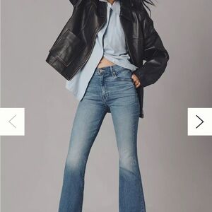 MOTHER Weekender Jeans. Mid-rise Flare. Size 27